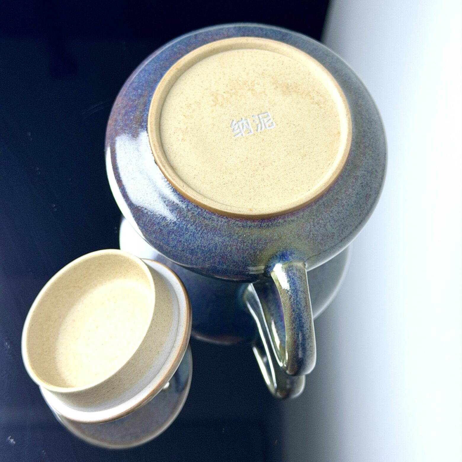 Perfect for personal tea sessions or quiet moments, this teapot brings a calm and refined presence to your tea ritual. Whether used for brewing or simply appreciated as an object, it reflects the harmony between craftsmanship and everyday living.