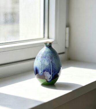 Handmade Yunnan Highland mini vase with flow kiln glaze, window sill light display, 10cm decorative pottery